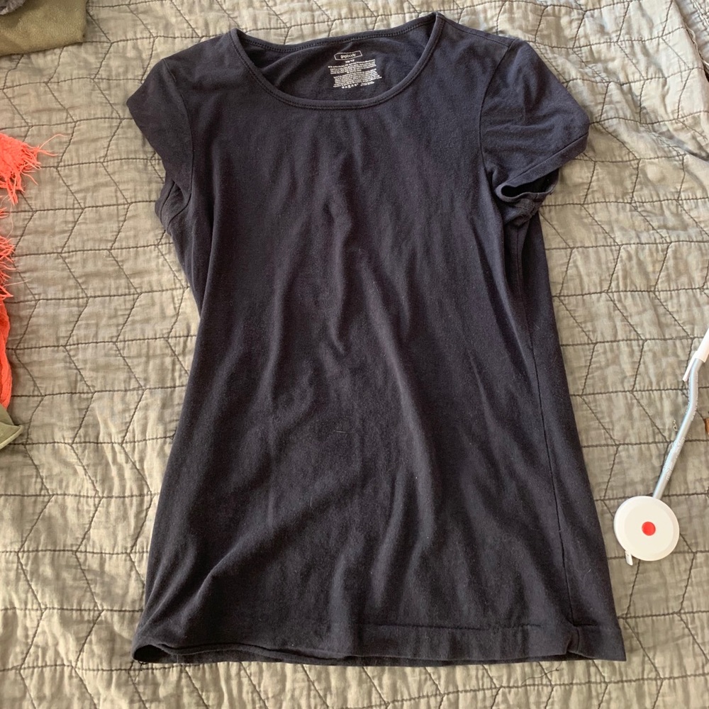 Gap xs tshirt🌸2 for $5